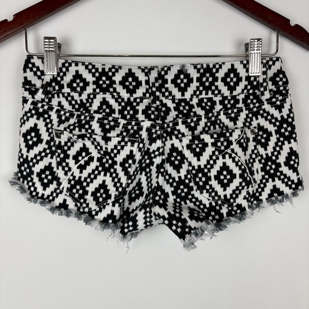 Empyre Patterned Cut Off Shorts - Picture 2 of 8